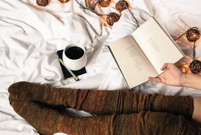 Quando riposi, tieni le gambe sopra il livello del cuore.